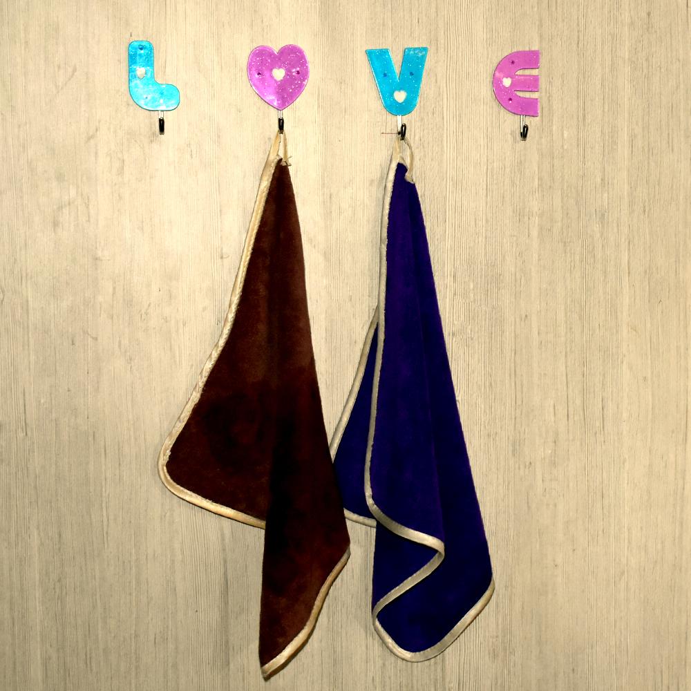1121 Love Shape Self Adhesive Hooks - SkyShopy 1121 Love Shape Self Adhesive Hooks - SkyShopy